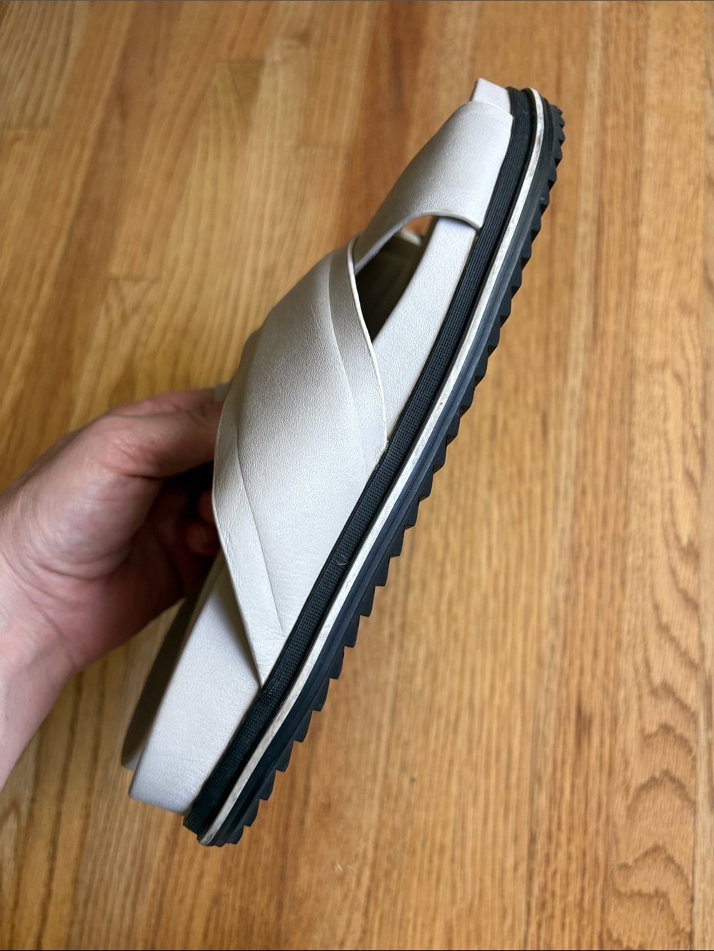 J/Slides size 8 Light Beige/gray Crisscross Slide Sandals - Picture 3 of 7